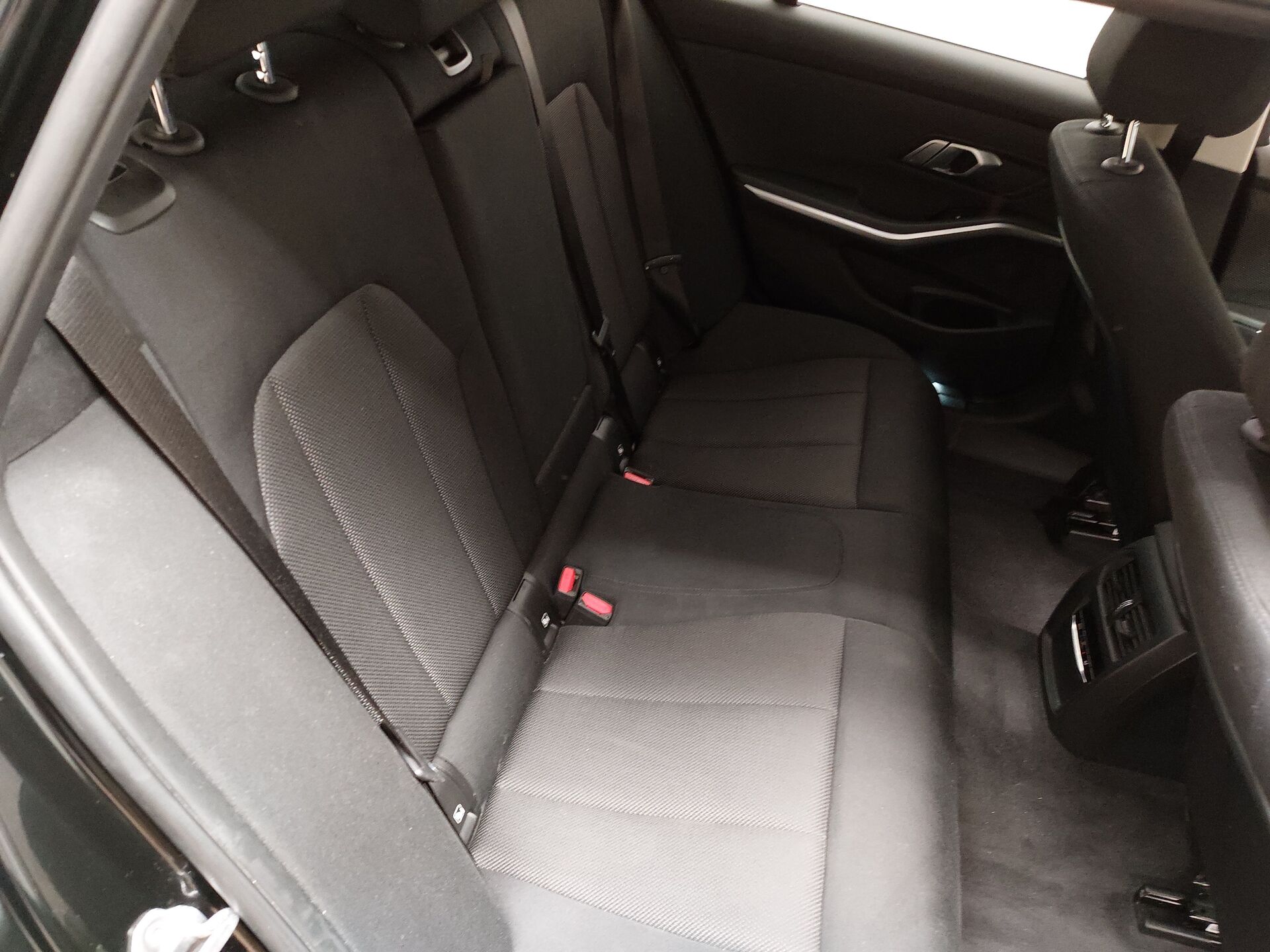 BMW 320 Touring Navi LED LC-Pro ACC PDC 17