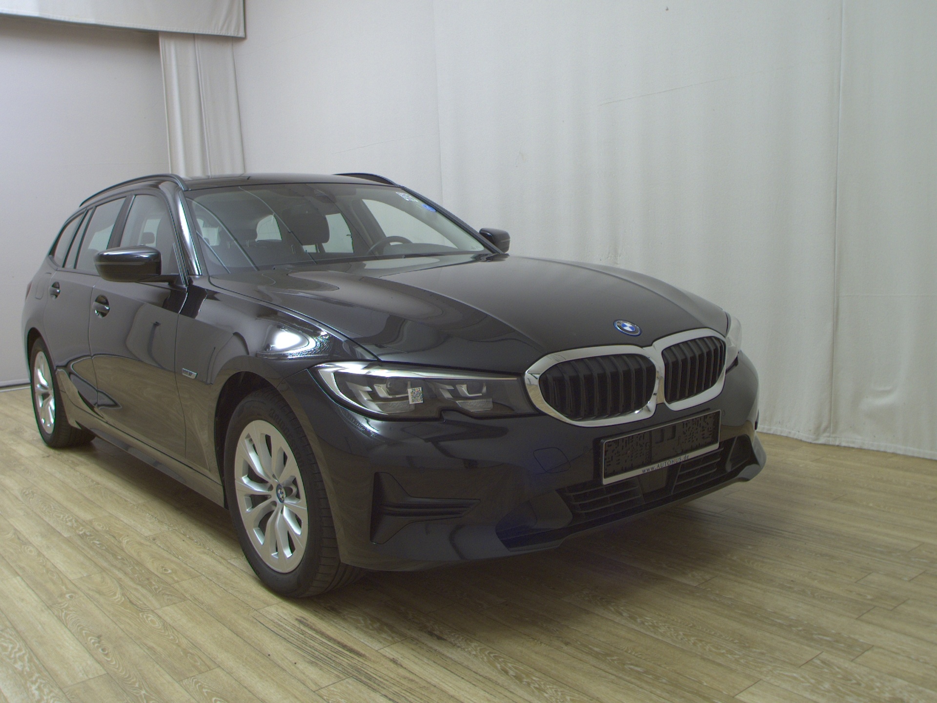 BMW 320 Touring Navi LED LC-Pro ACC PDC 3