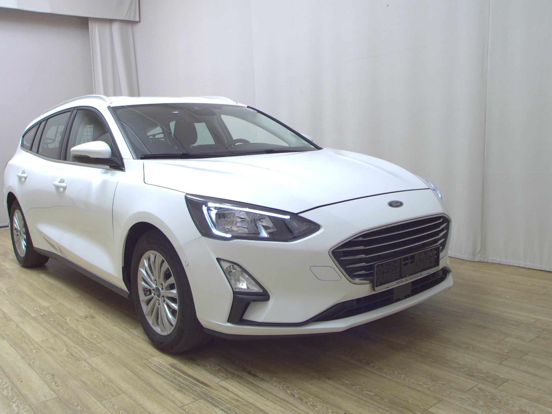 Ford Focus Turnier 1.5 EB Titanium Navi LED Shz PDC 3