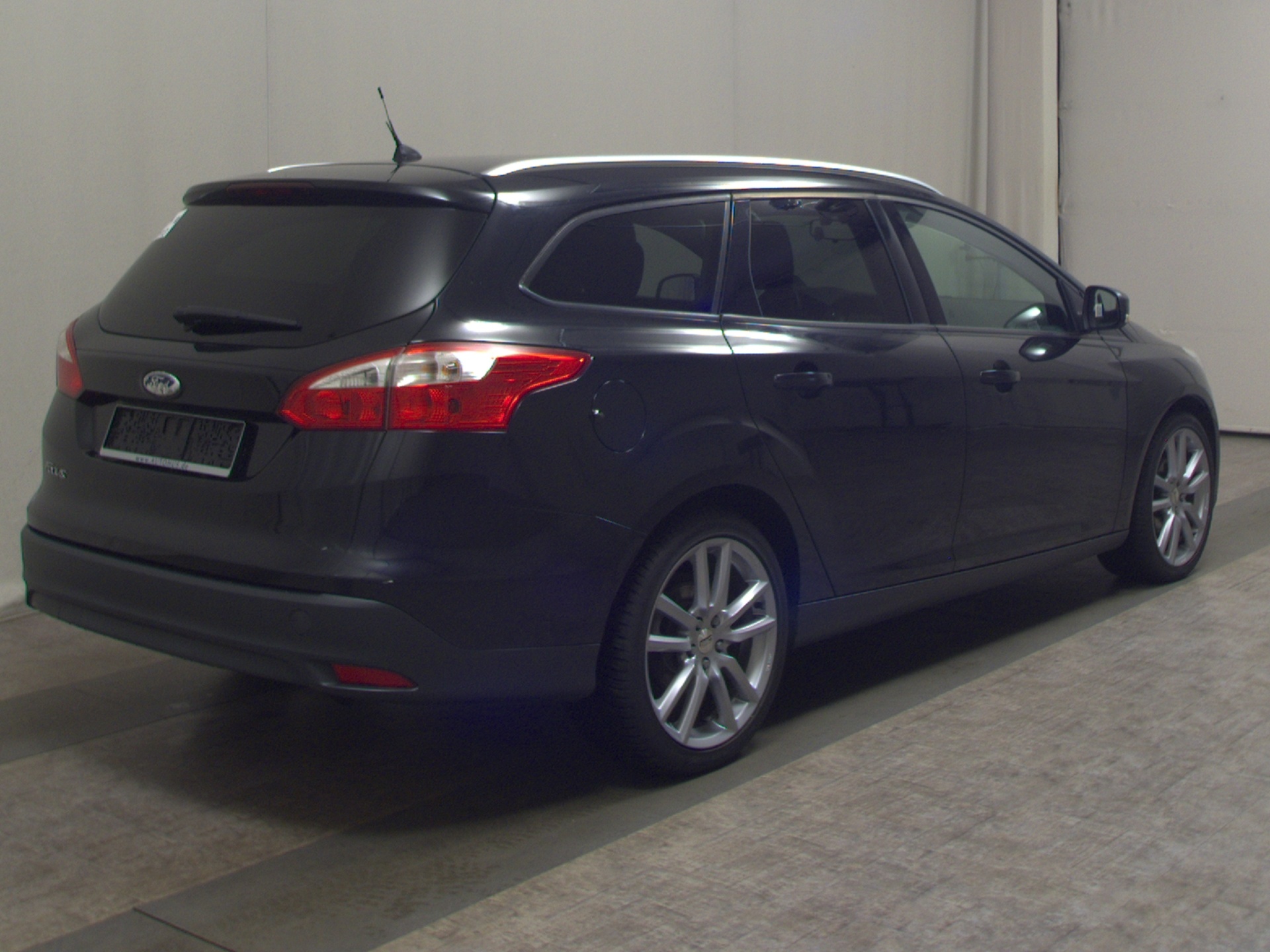 Ford Focus Turnier 1.6 TI-VCT Trend Navi Shz BT Klima 4