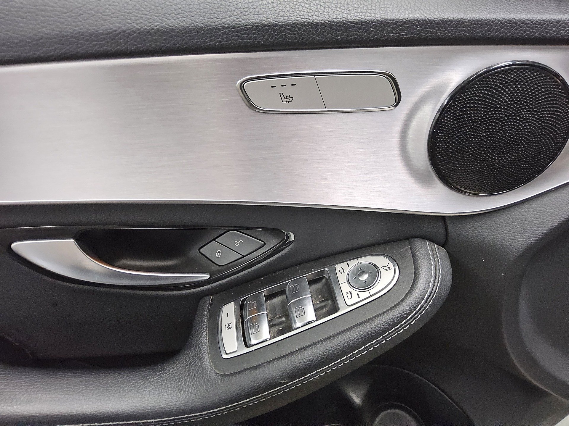 Mercedes-Benz C 300 T de Avantgarde T-Leder Navi LED AHK PDC 9