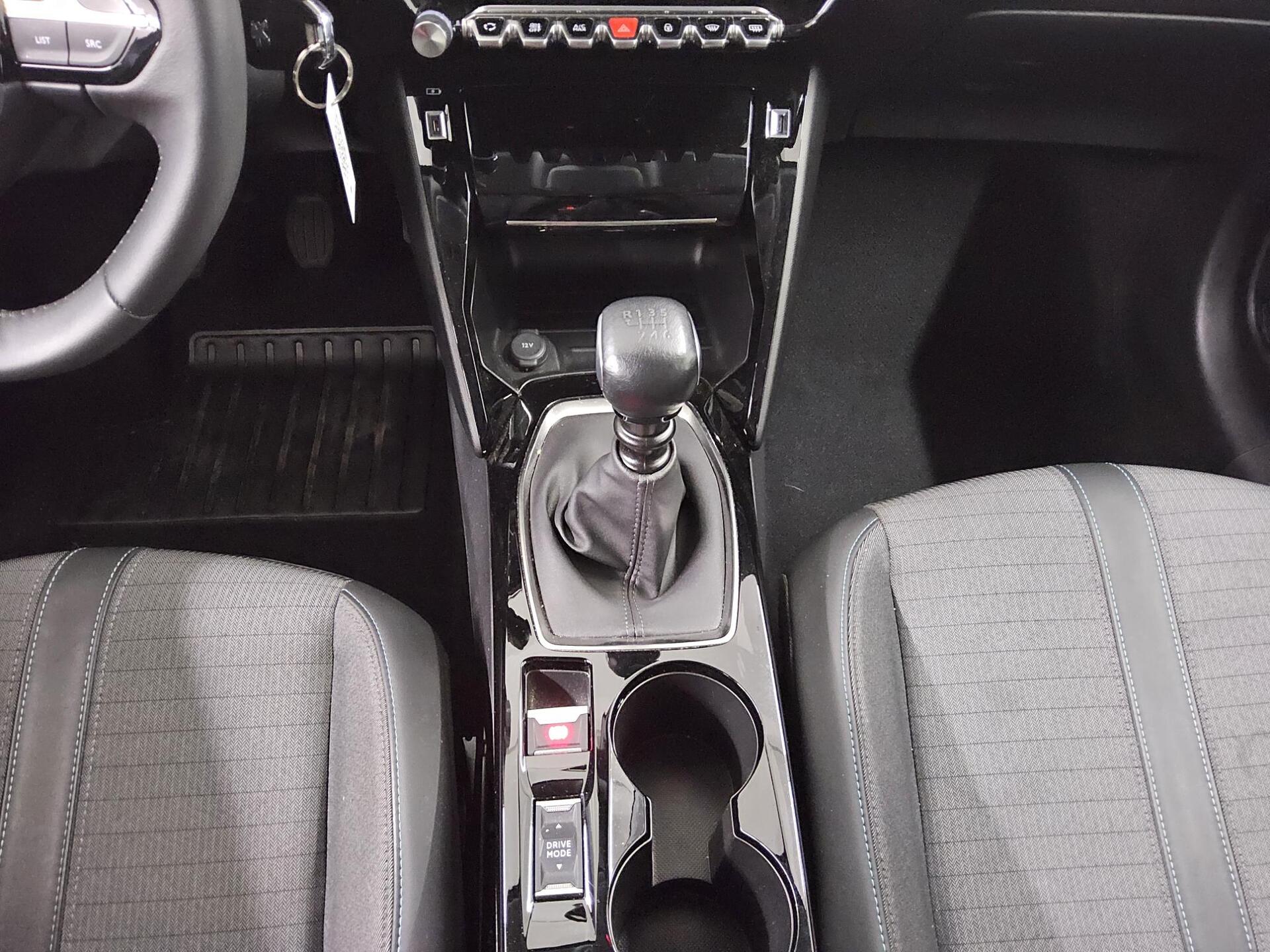 Peugeot 208 1.2 PureTech Allure T-Leder Navi LED 6
