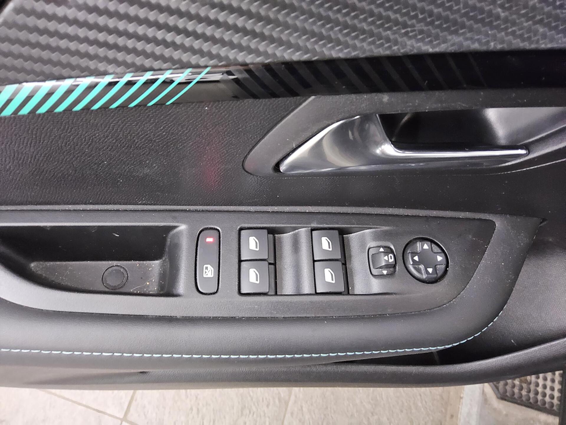 Peugeot 208 1.2 PureTech Allure T-Leder Navi LED 9