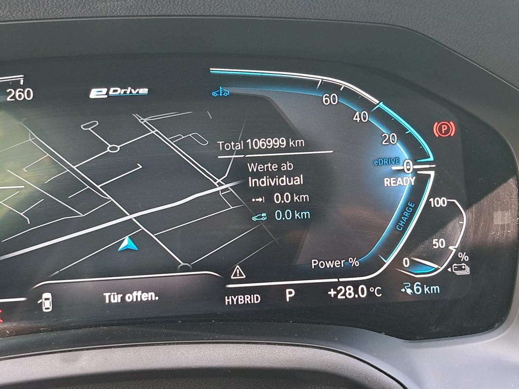BMW 330e LEDER LED Navi LC Prof. 7