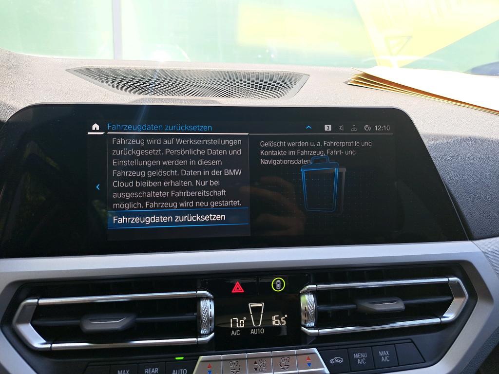 BMW 330e LEDER LED Navi LC Prof. 9