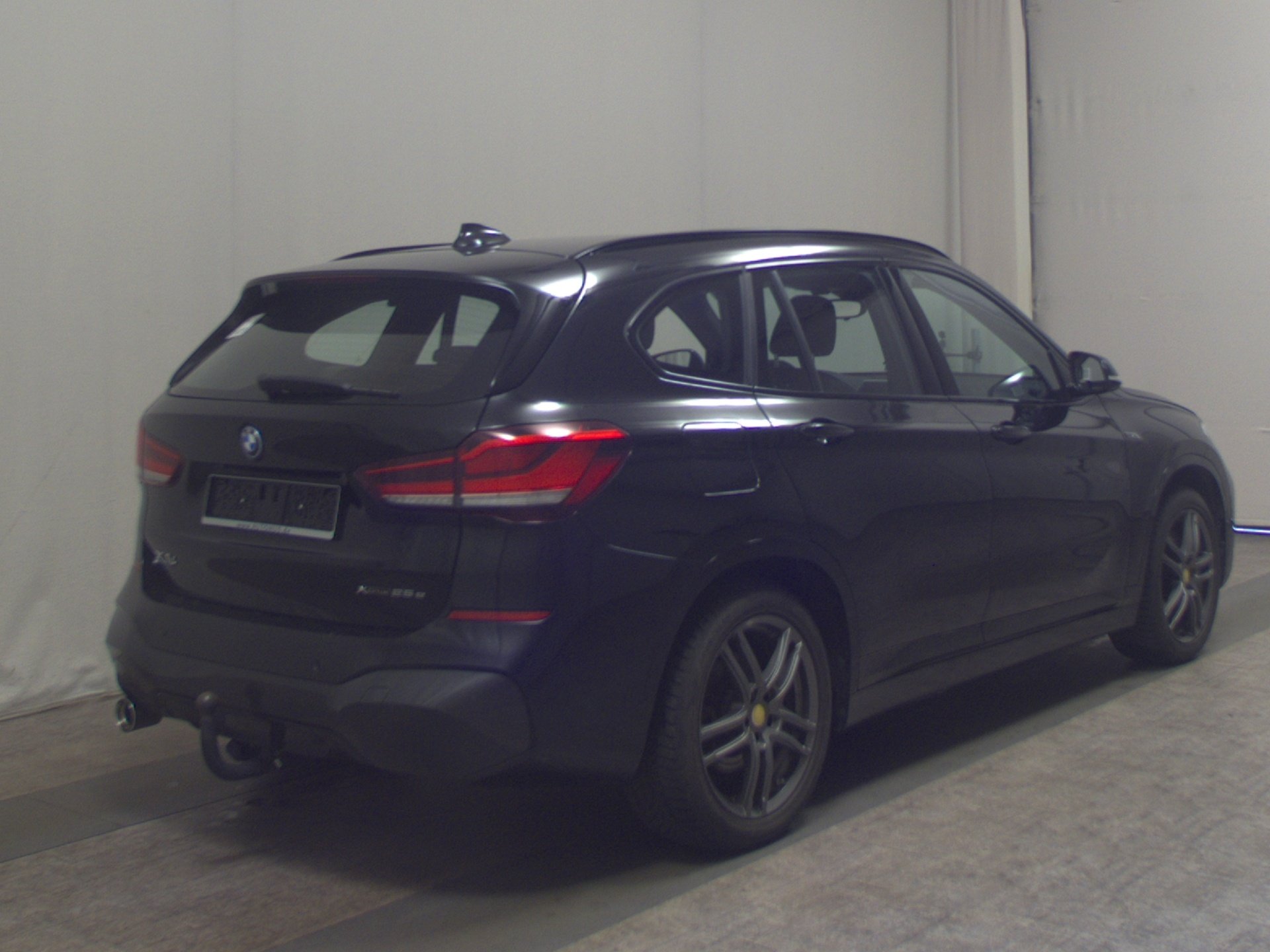 BMW X1 xDrive25e M-Sport T-Leder Navi LED AHK 4