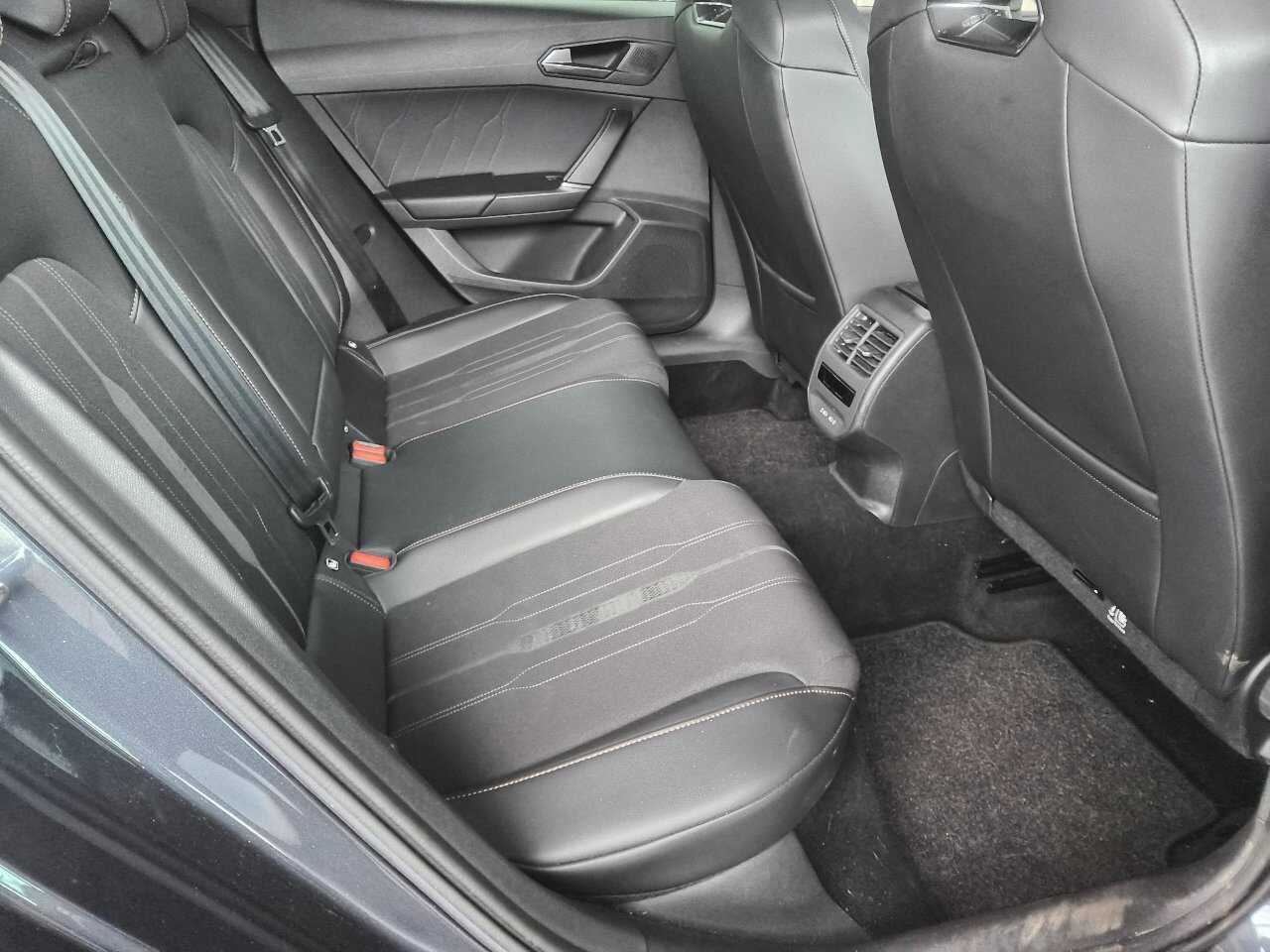 Cupra Leon 1.4 e-Hybrid NAVI KLIMA LED RADIO AID 8