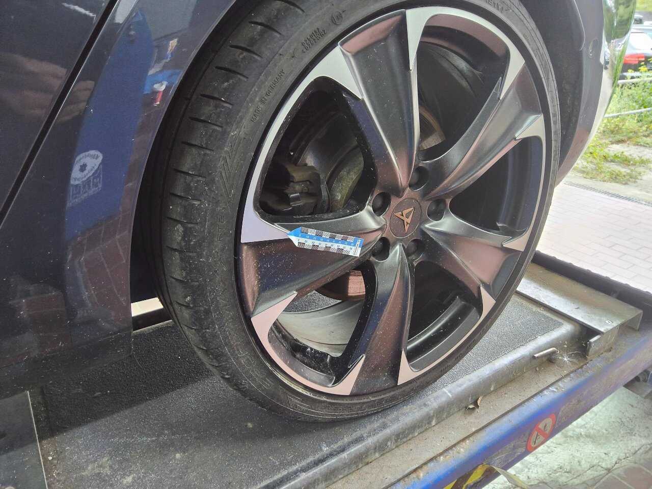 Cupra Leon 1.4 e-Hybrid NAVI KLIMA LED RADIO AID 12