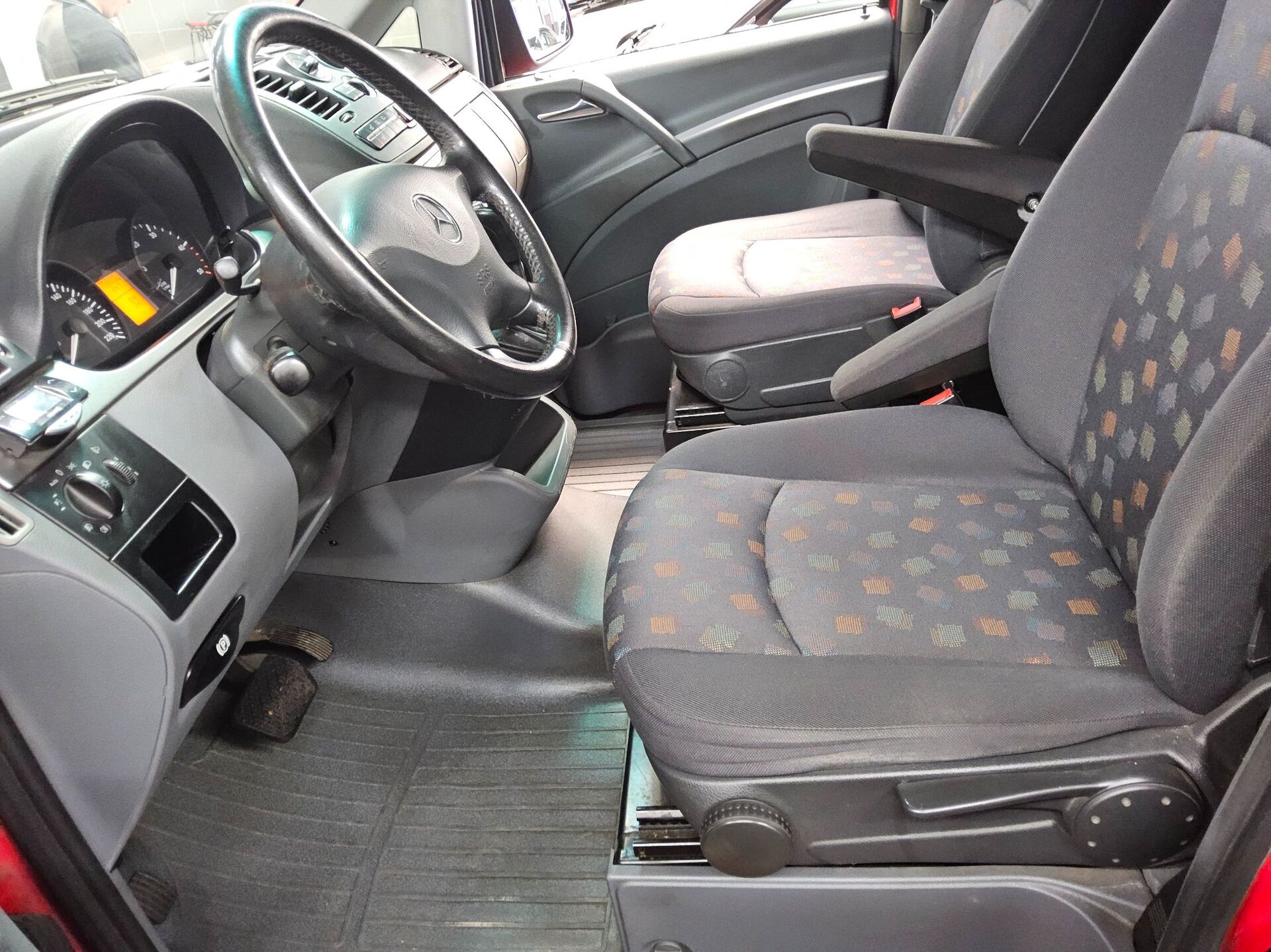 Mercedes-Benz Vito CDI 7-Sitzer Tempomat Shz Klima 8