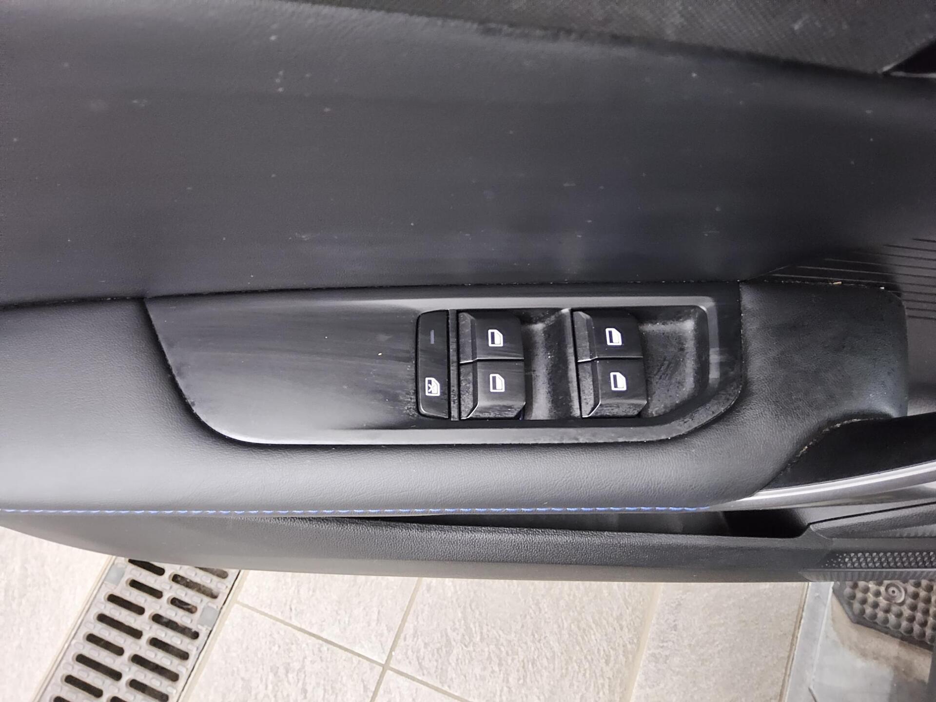 MG MG4 LED PDC ACC Tempomat Keyless 10