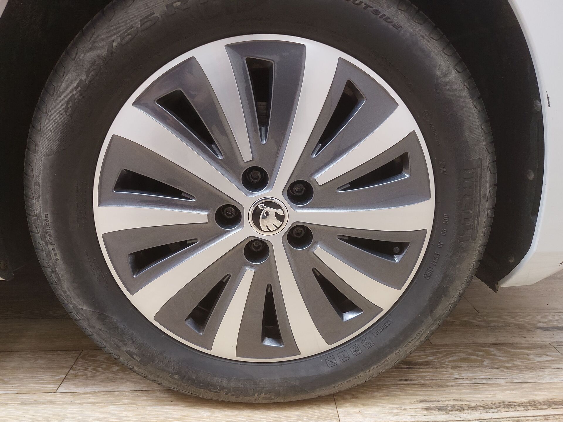 Skoda 2.0 TDI 2.0 TDI Ambition NAVI LED DC Sound 9
