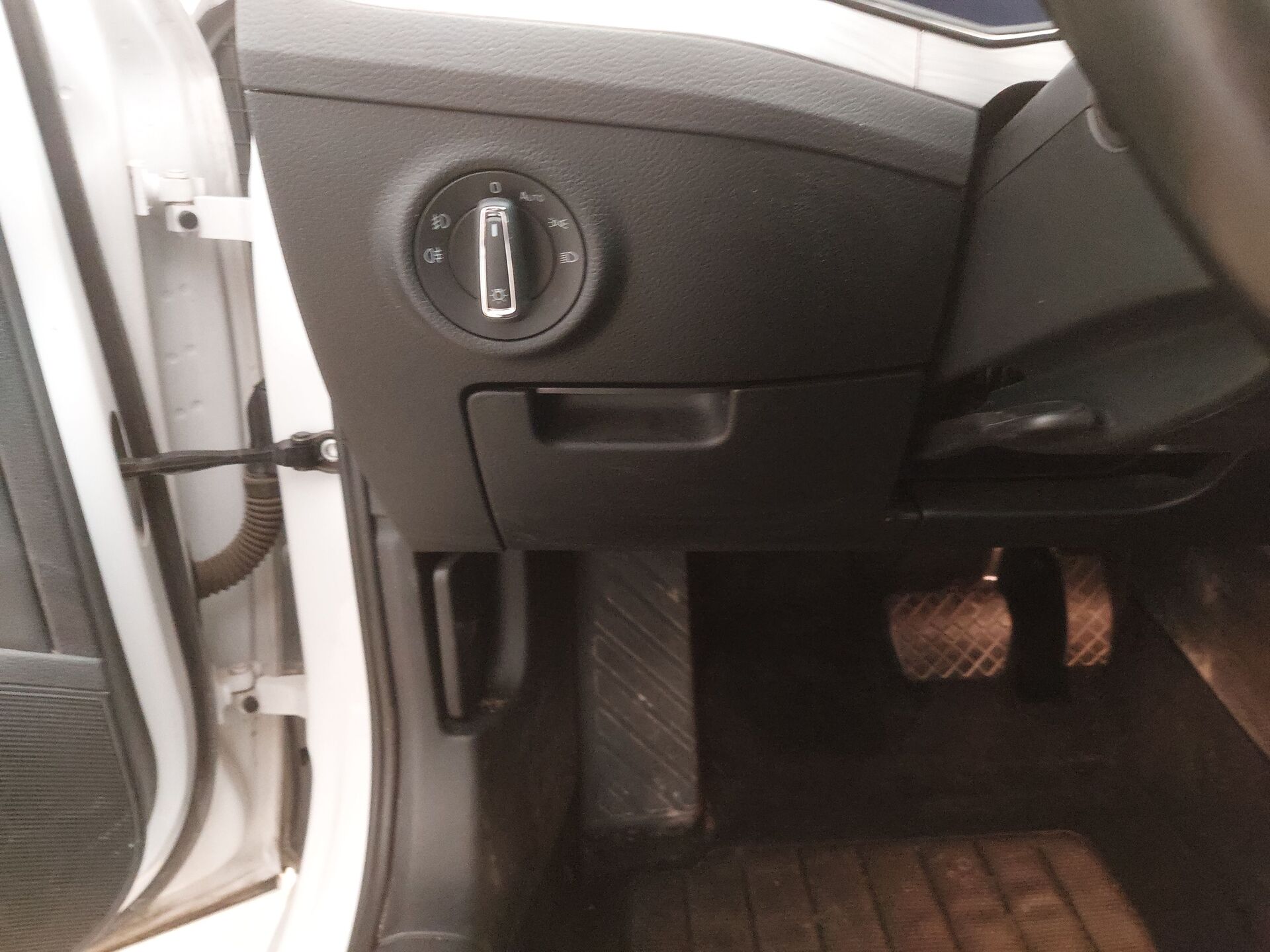 Skoda 2.0 TDI 2.0 TDI Ambition NAVI LED DC Sound 13