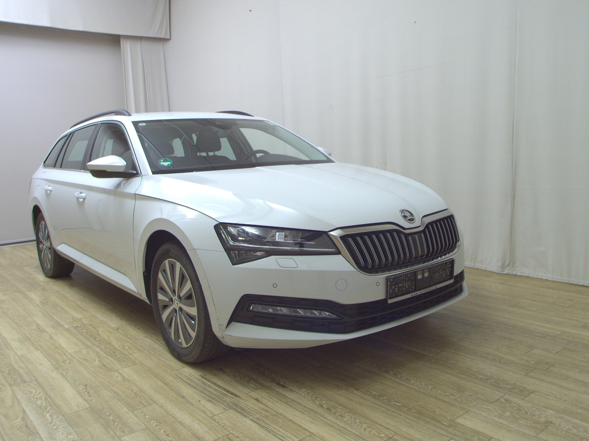 Skoda 2.0 TDI 2.0 TDI Ambition NAVI LED DC Sound 3