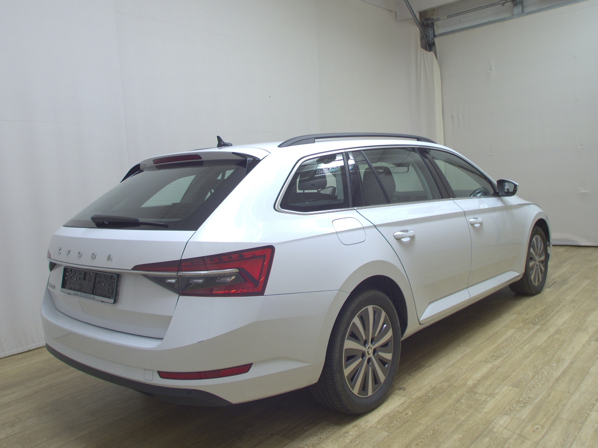 Skoda 2.0 TDI 2.0 TDI Ambition NAVI LED DC Sound 4