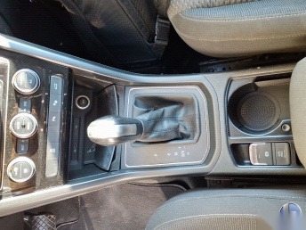 Volkswagen Touran 2.0 TDI Comf. Navi LED RFK SHZ 7