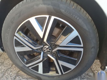 Volkswagen Touran 2.0 TDI Comf. Navi LED RFK SHZ 12