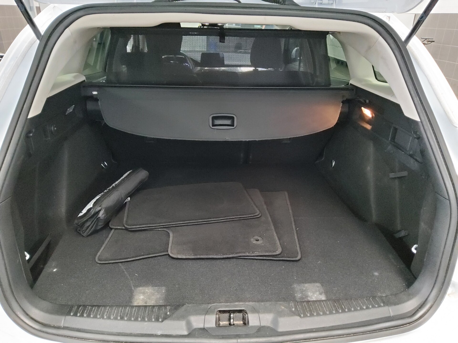 Ford Focus Turnier 2.0 EB Titanium Navi LED RFK SHZ ACC 11