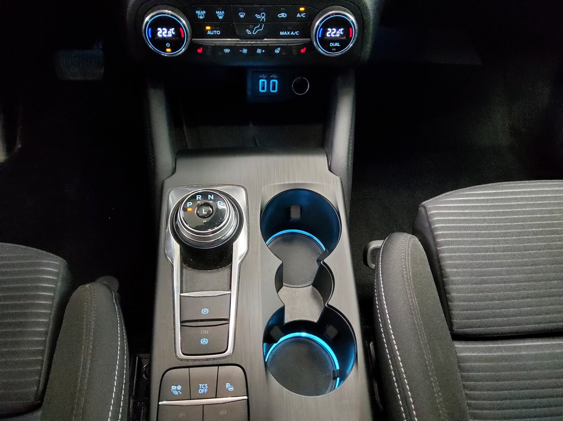 Ford Focus Turnier 2.0 EB Titanium Navi LED RFK SHZ ACC 6
