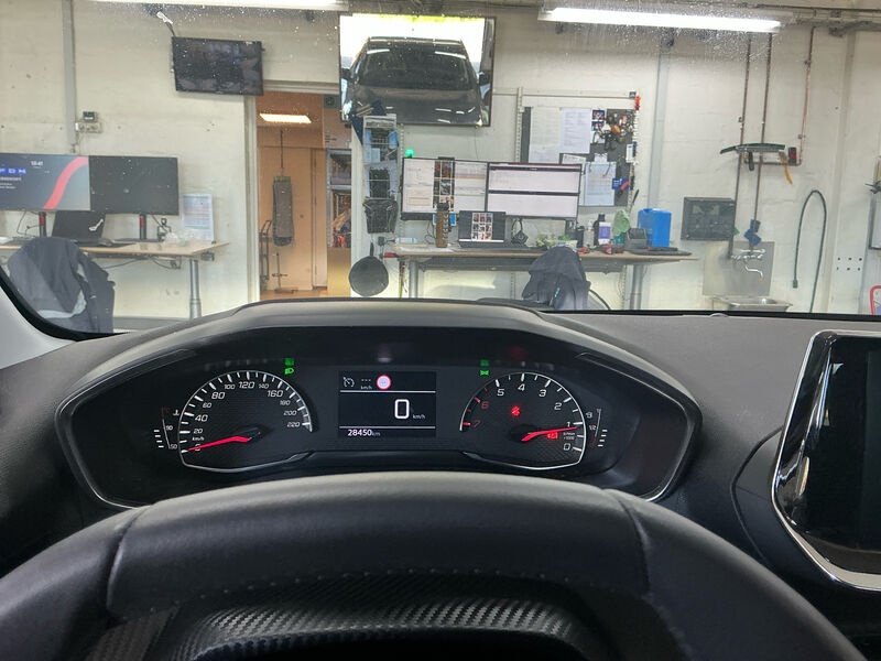 Peugeot 208 1.2 PureTech KLIMA LED RADIO TEMPO MFL 8