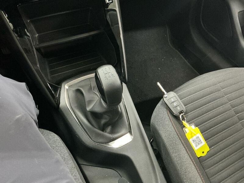 Peugeot 208 1.2 PureTech KLIMA LED RADIO TEMPO MFL 11