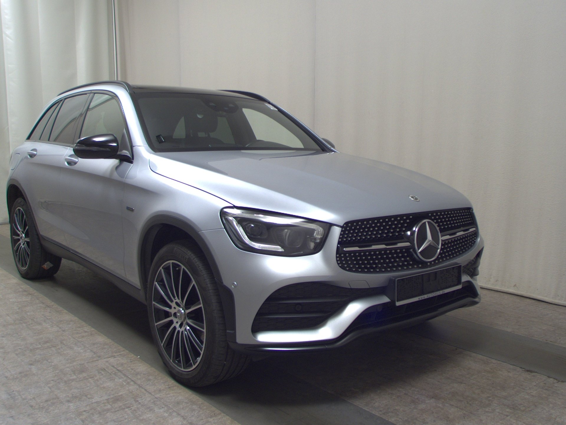 Mercedes-Benz GLC 300 e AMG-Line Night Navi MB-LED Widescreen Pano 3