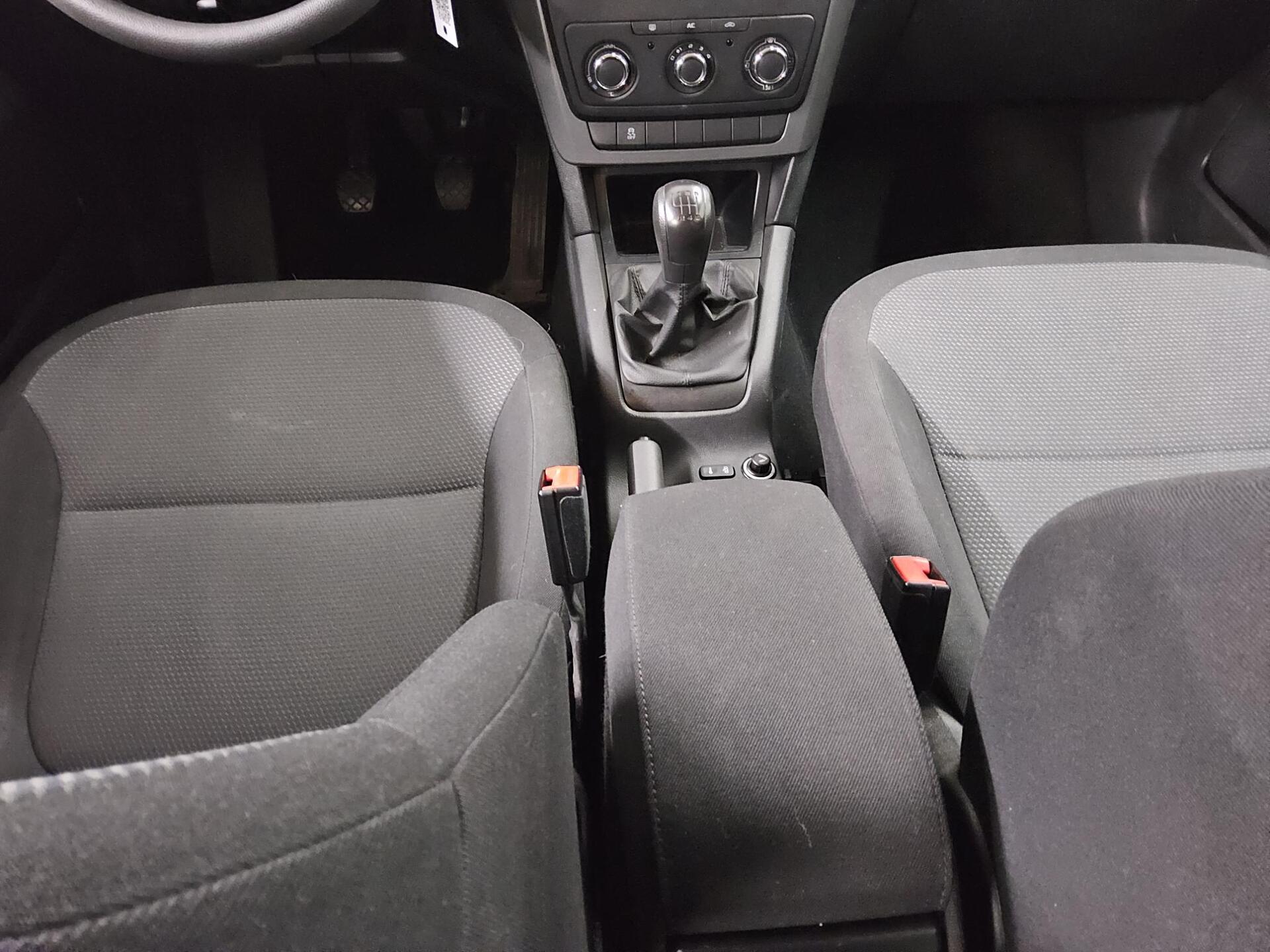 Skoda Yeti 1.2 TSI Radio 6