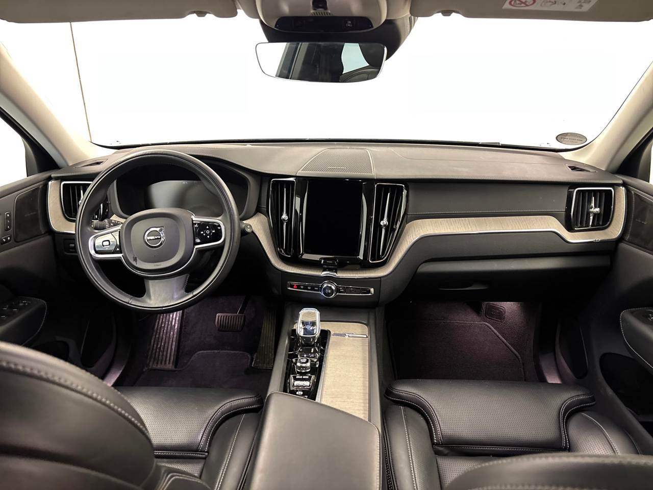 Volvo XC60 T6 AWD Inscription LEDER NAVI LED PANO SHZ 5