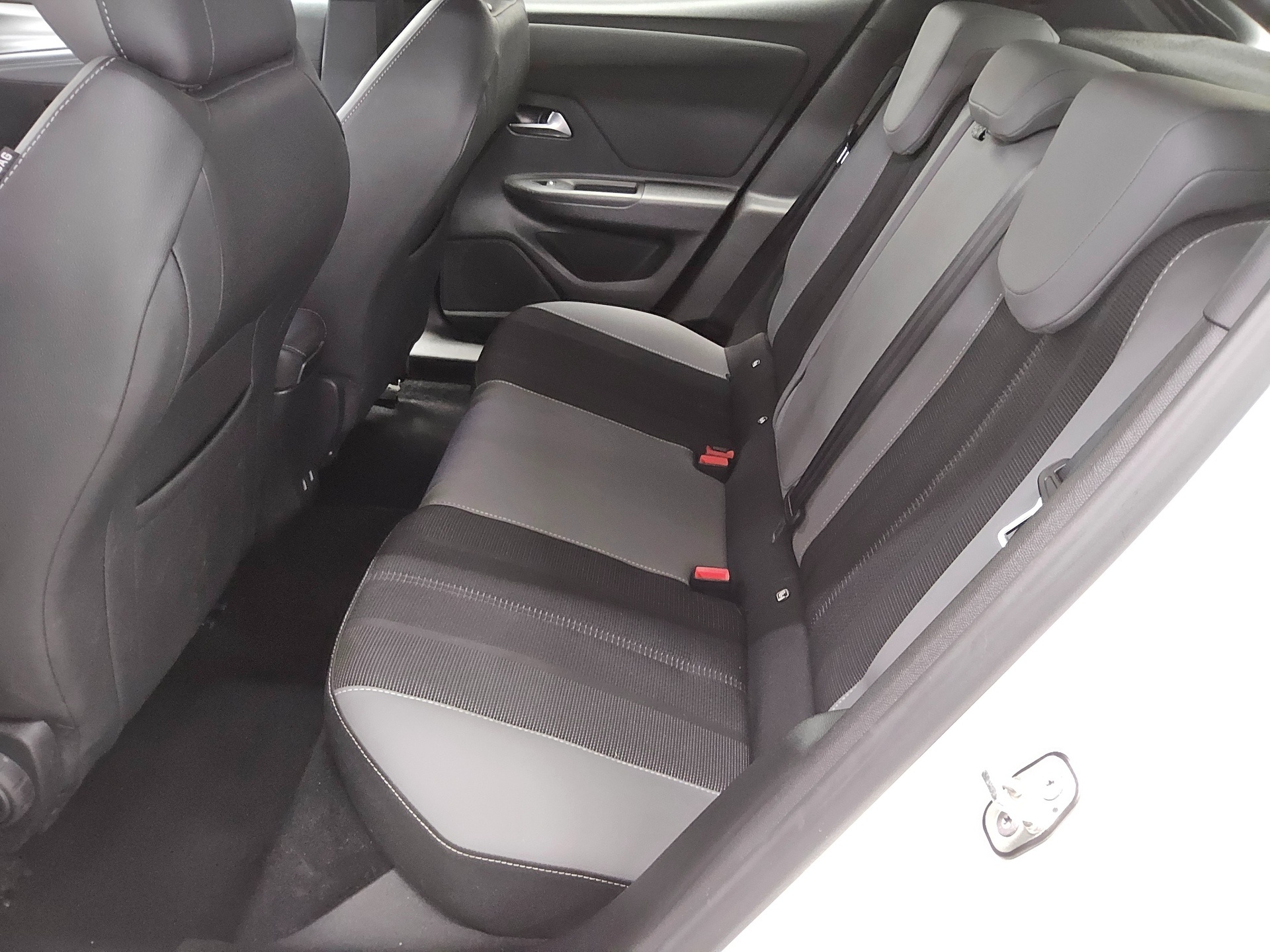 Opel Mokka-e Elegance Navi LED RFK 13