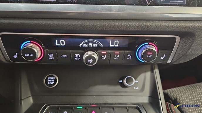 Audi Q3 1.4 TFSI e-tron S-Line T-LEDER NAVI LED SHZ PDC 9