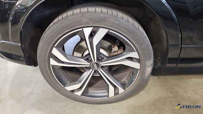 Audi Q3 1.4 TFSI e-tron S-Line T-LEDER NAVI LED SHZ PDC 12