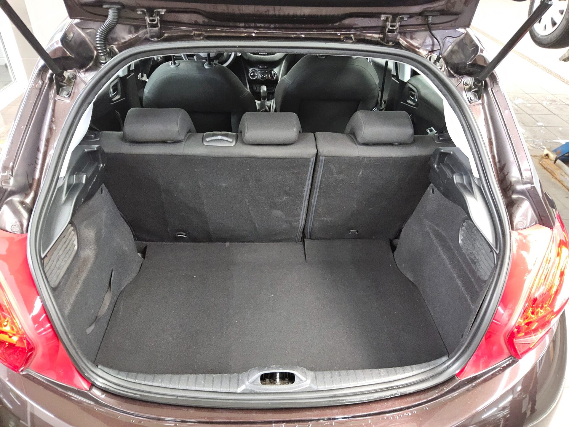 Peugeot 208 1.6 eHDi Active Shz PDC Klima 11