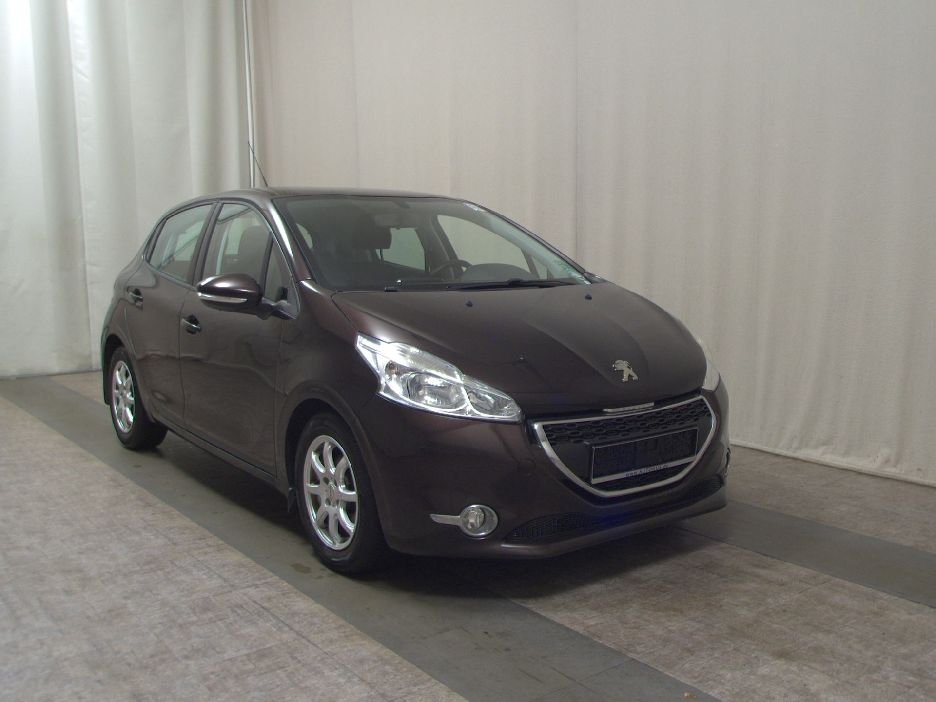 Peugeot 208 1.6 eHDi Active Shz PDC Klima 3