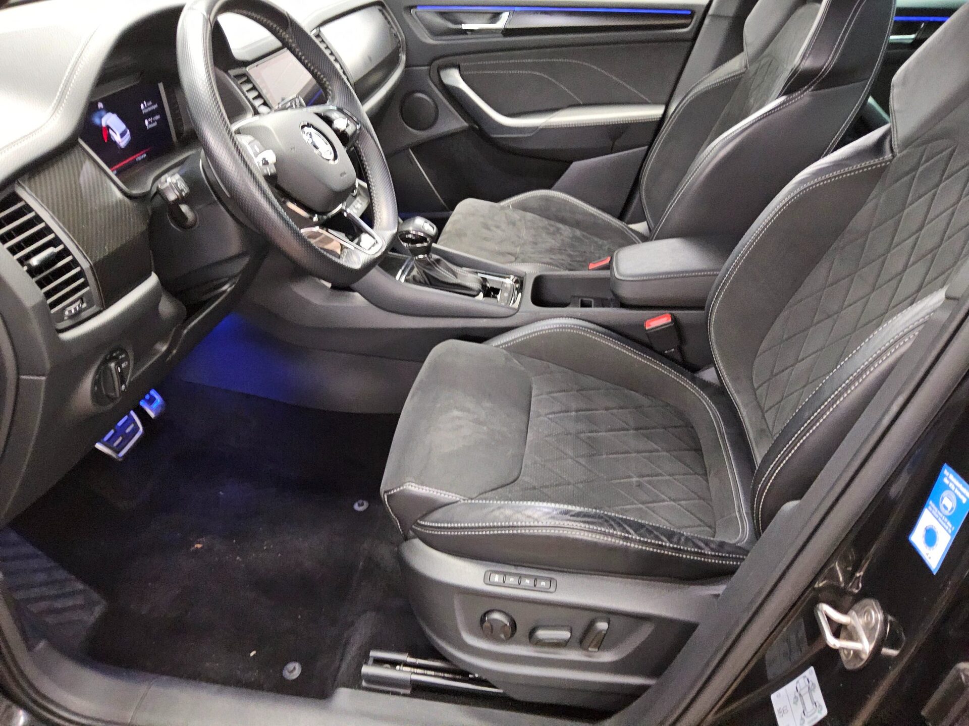 Skoda Kodiaq 2.0 TDI SportLine Navi LED Virtual DCC AHK 4xSHZ 9