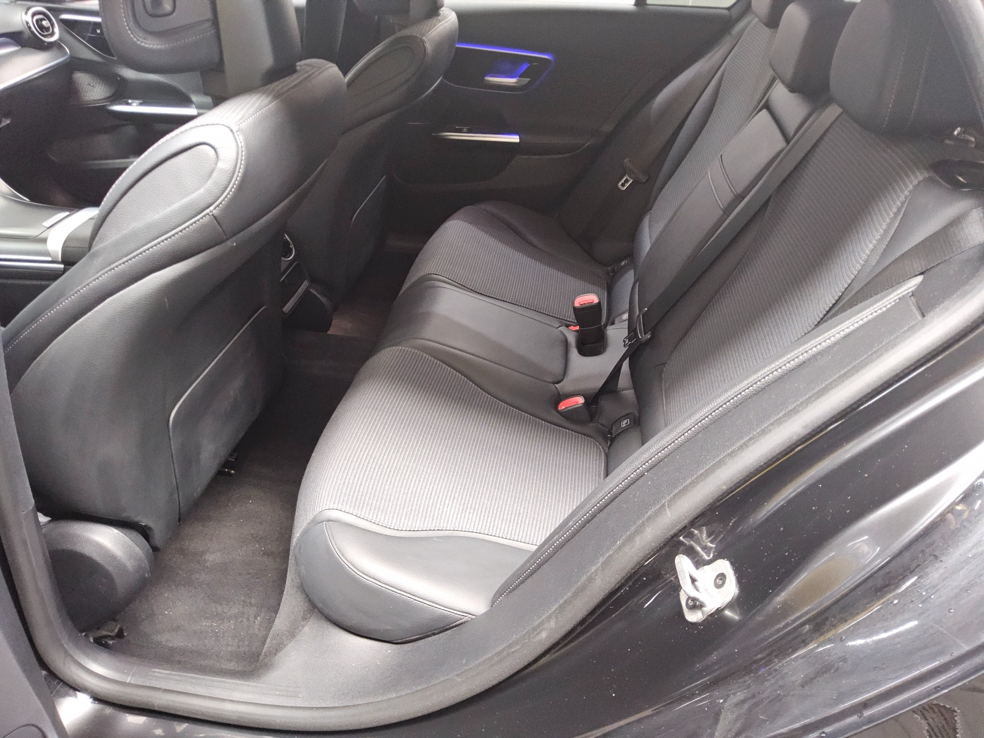 Mercedes-Benz C 220 T d Avantgarde T-Leder Navi LED RfK AHK 13