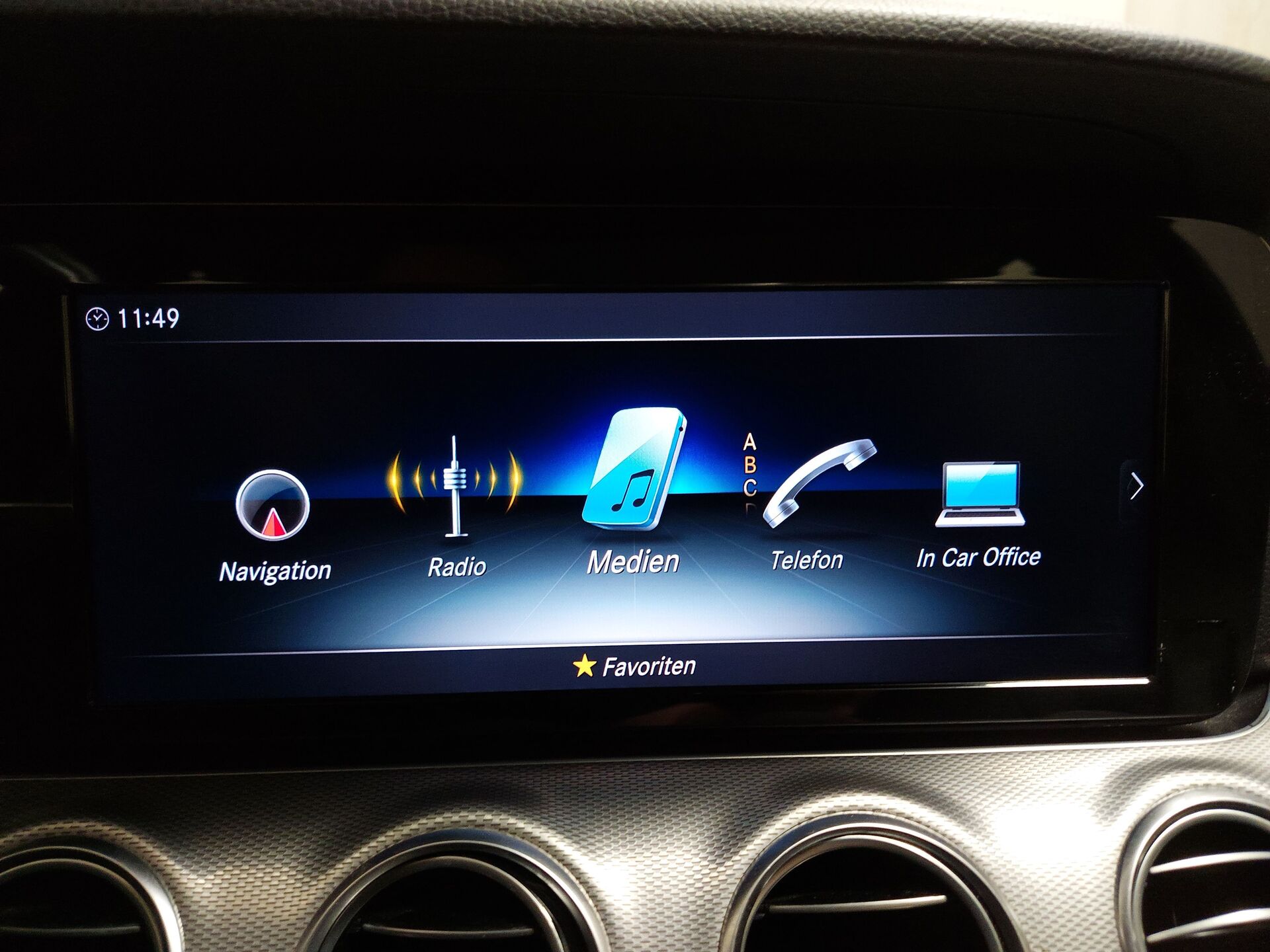Mercedes-Benz E 220 T d Avantgarde NAVI LED LEDER SHZ PDC 18