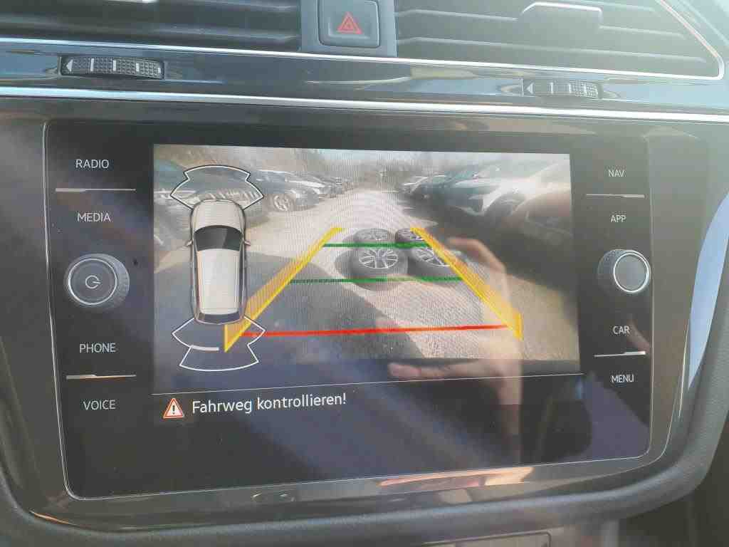 Volkswagen VW Tiguan 2.0 TDI Life NAVI SHZ RFK LED ACC 7