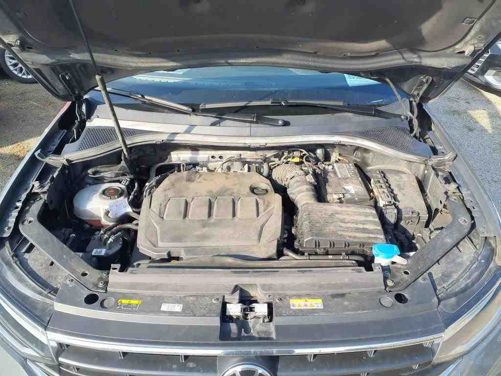 Volkswagen VW Tiguan 2.0 TDI Life NAVI SHZ RFK LED ACC 9