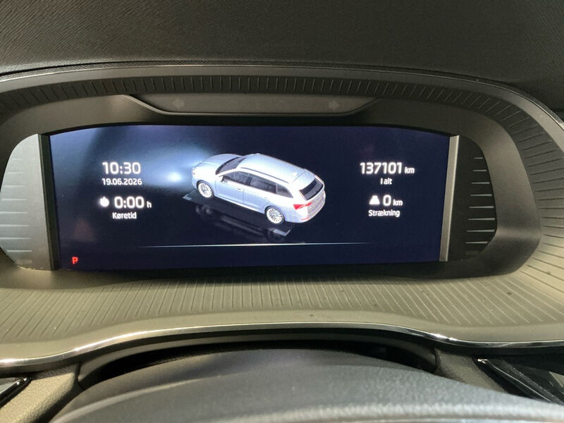 Skoda Octavia Kombi 2.0 TDI NAVI KLIMA LED RADIO AID 10