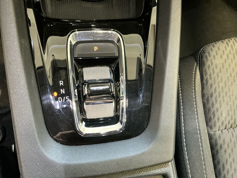 Skoda Octavia Kombi 2.0 TDI NAVI KLIMA LED RADIO AID 12