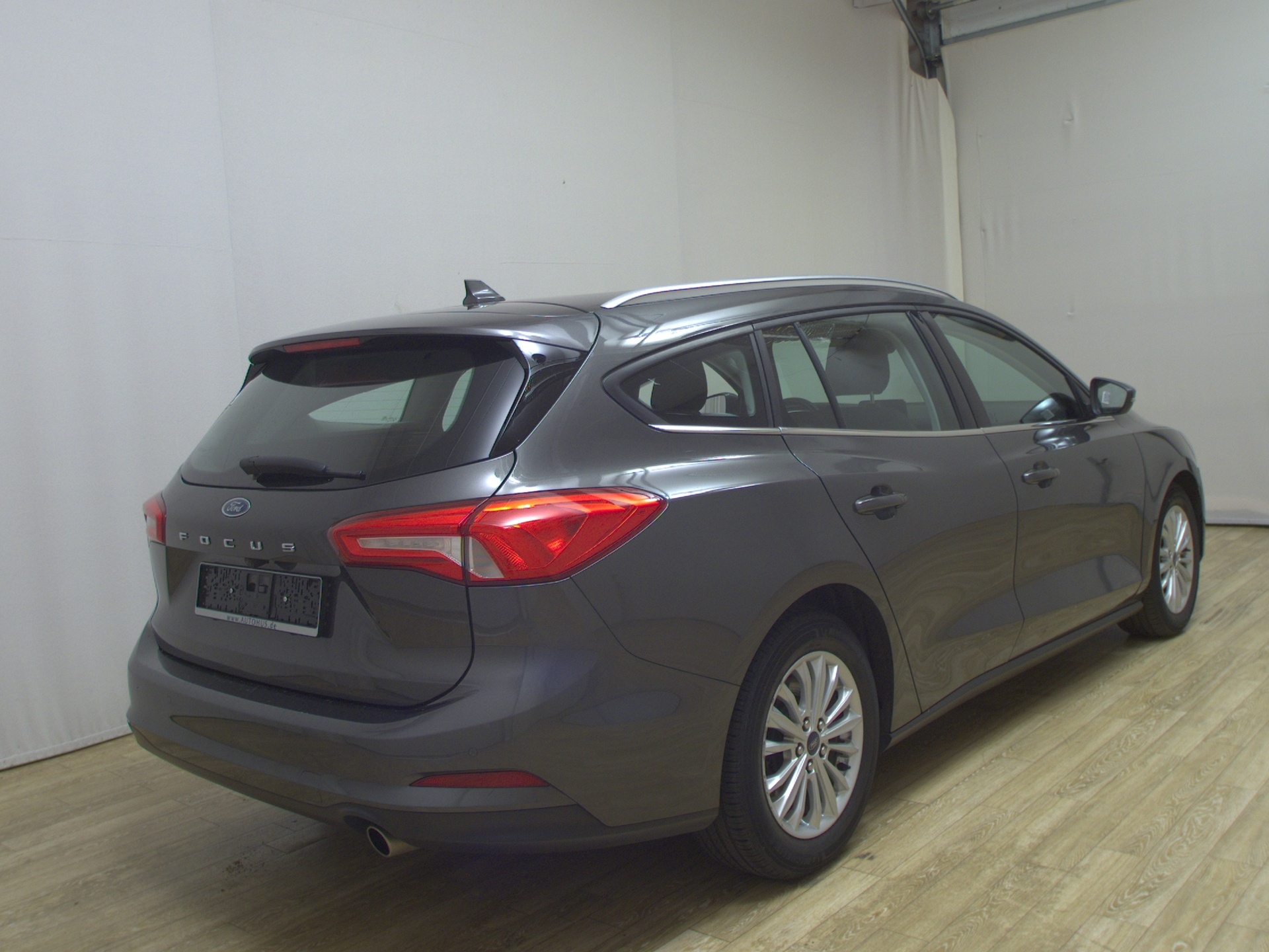 Ford Focus Turnier 1.5 EB Titanium NAVI KLIMAAUT SHZ RFK LED 4