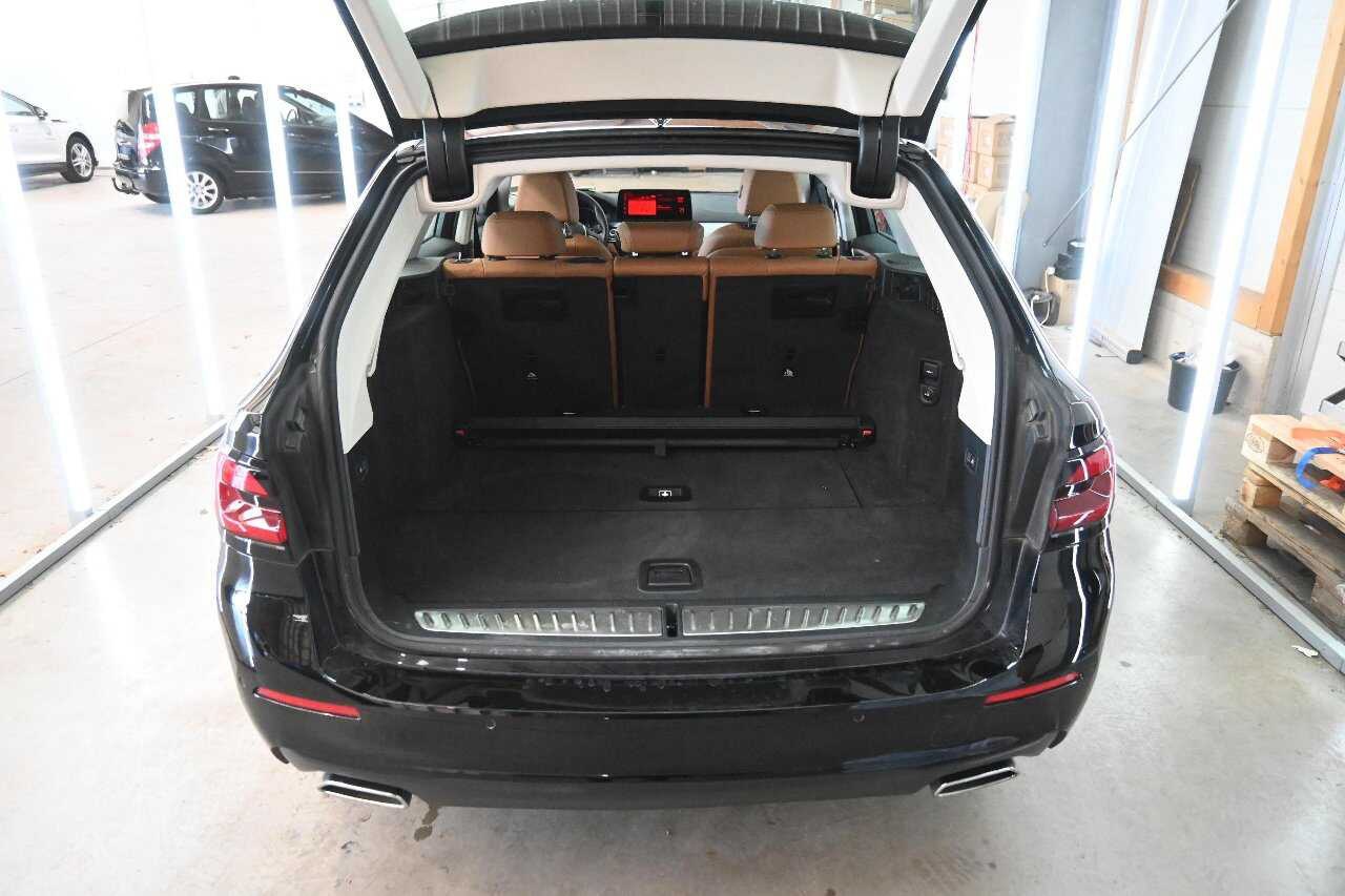 BMW 520dA Touring LEDER LED SHZ HUD PDC 10