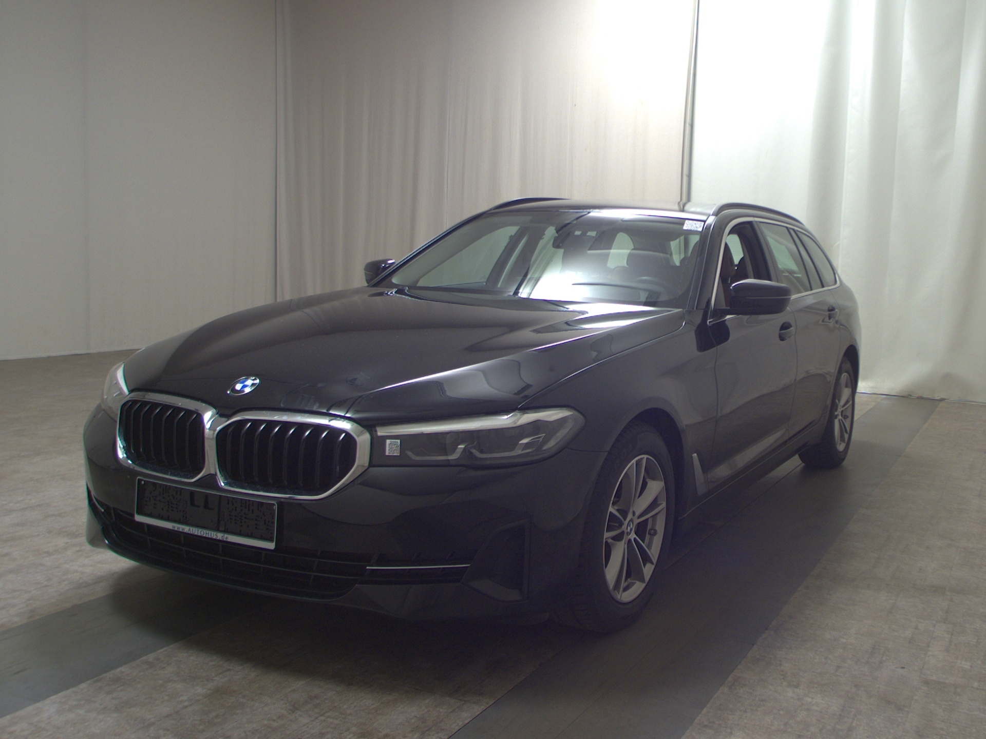BMW 520d Touring LEDER LED SHZ HUD PDC 2