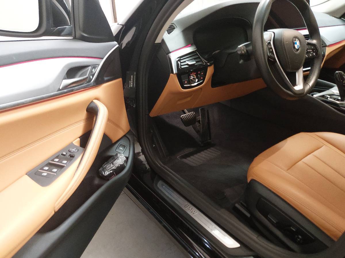BMW 520d Touring LEDER LED SHZ HUD PDC 14
