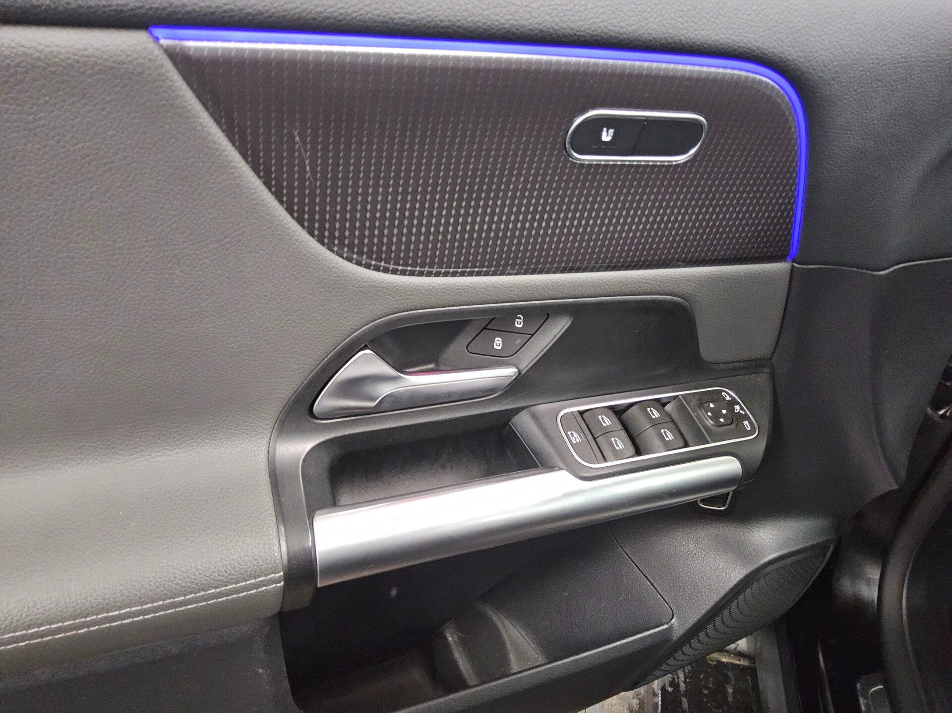 Mercedes-Benz EQA 250 Navi LED Shz PDC 10