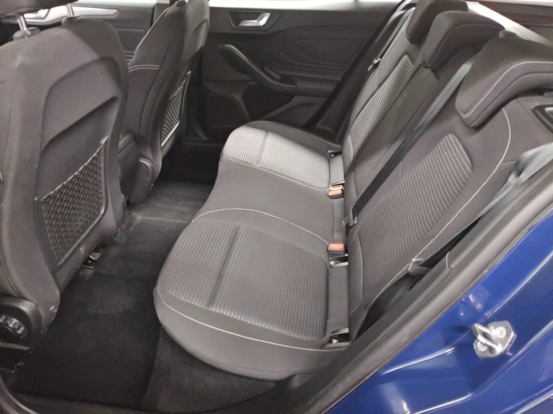 Ford Focus Turnier 1.5 EB Titanium Navi LED RFK ACC 13