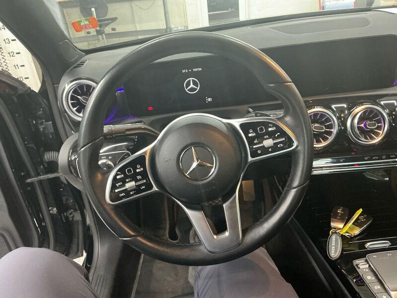 Mercedes-Benz A 200 d Progressive T-Leder Navi LED AHK 8