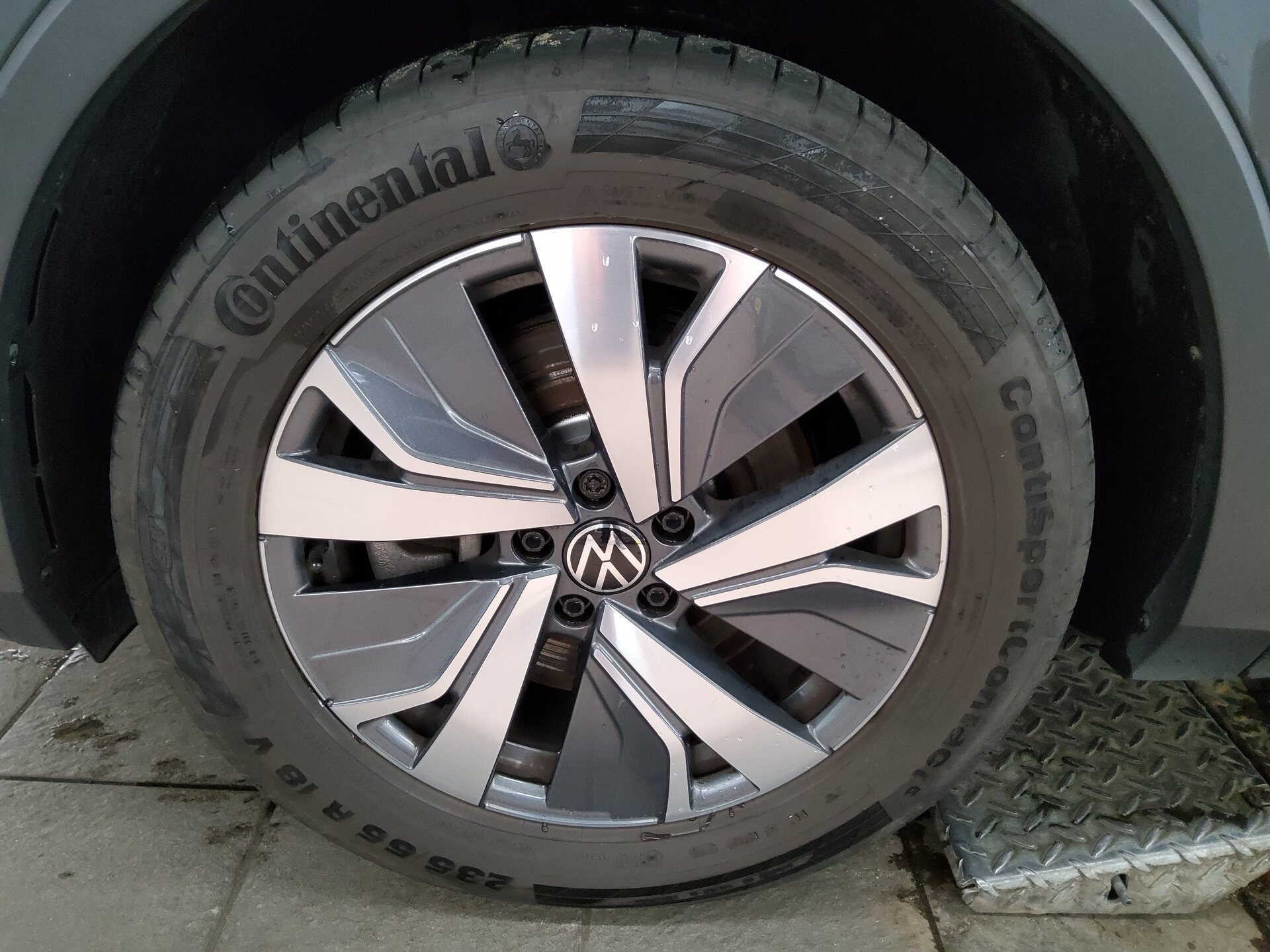 Volkswagen Tiguan 1.4 TSI eHybrid Elegance Leder Navi IQ.Light AID AHK 11