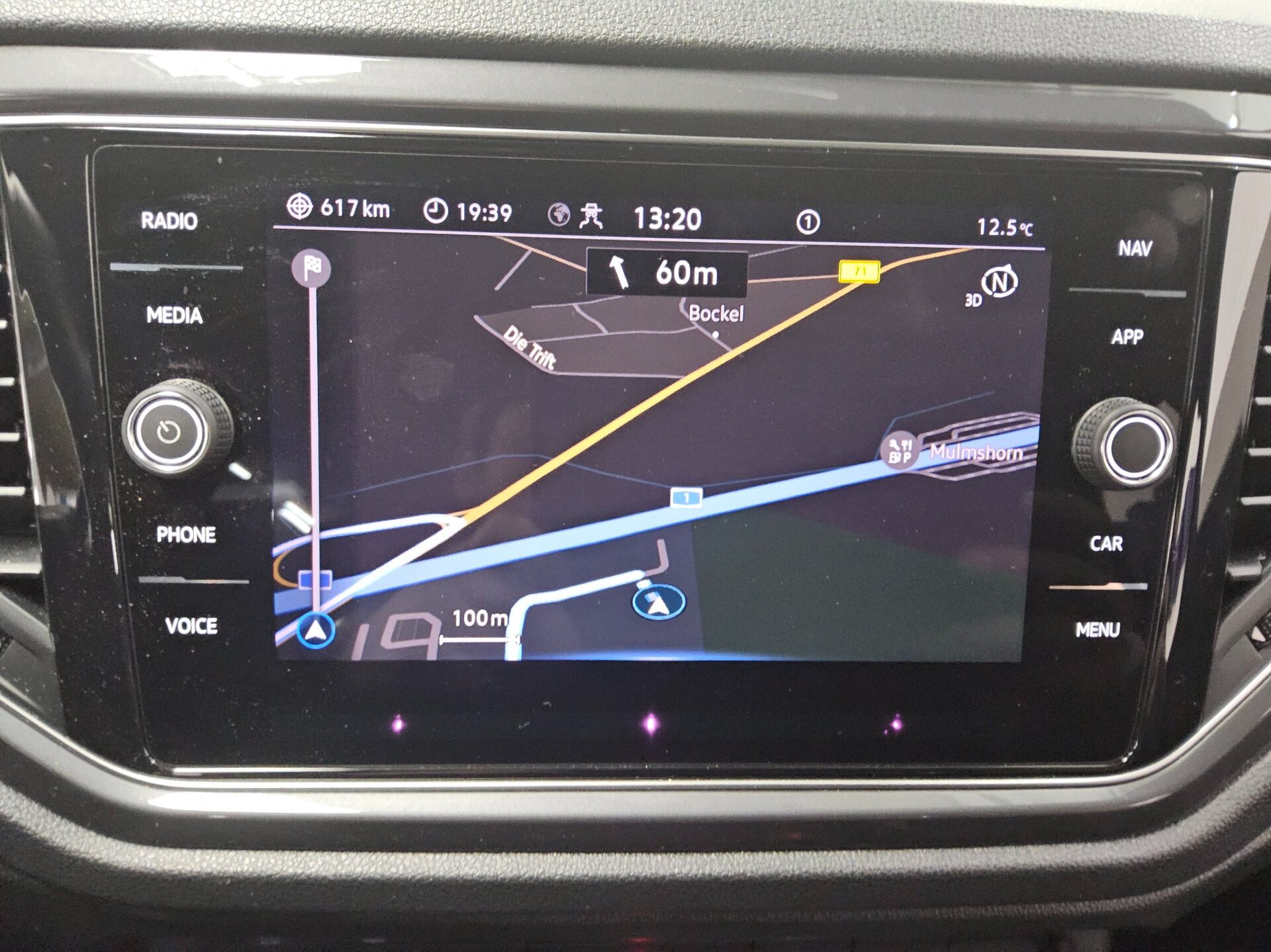 Volkswagen T-Roc 2.0 TDI R-Line Navi AID ACC AHK 7