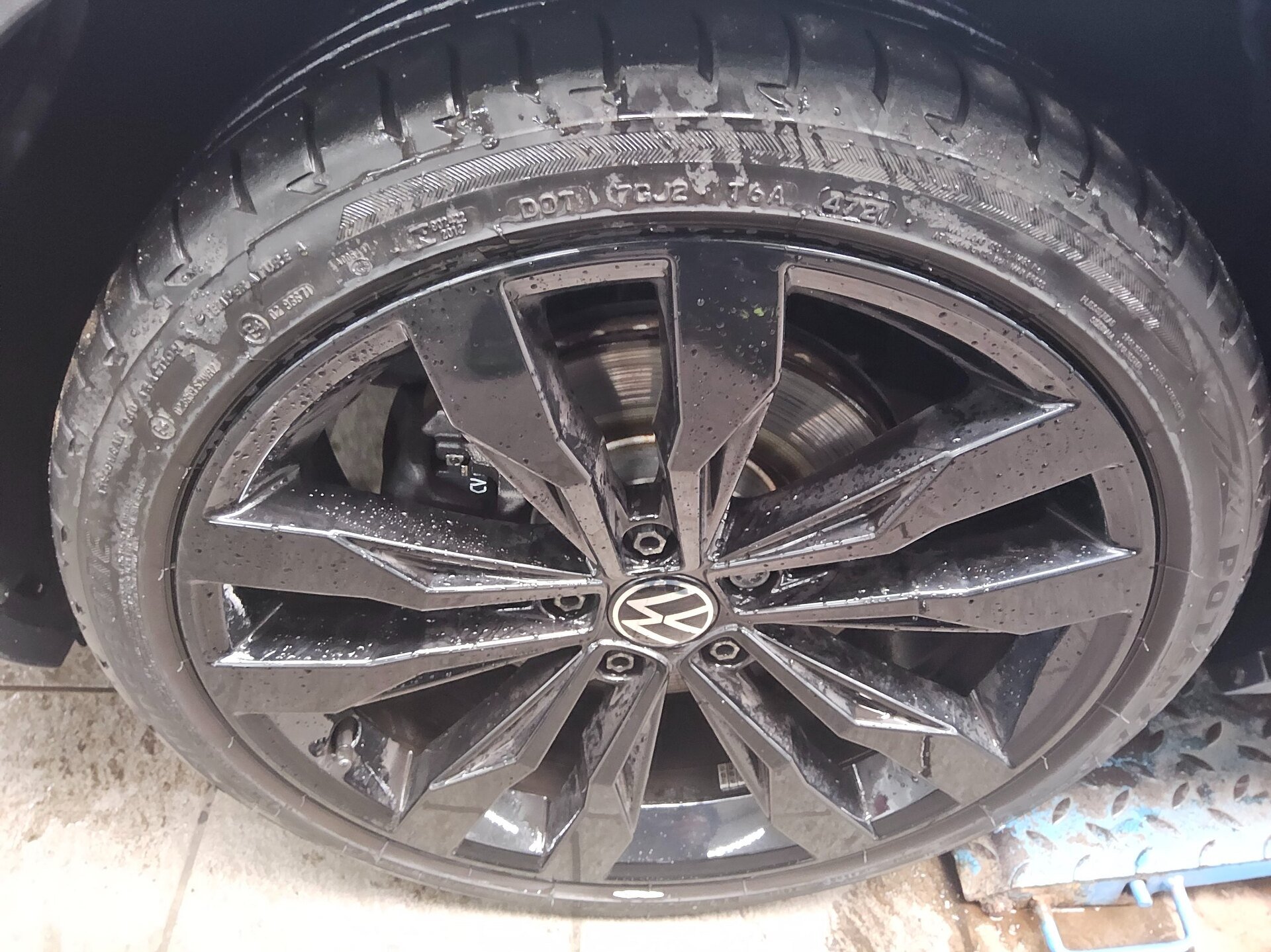 Volkswagen T-Roc 2.0 TDI R-Line Navi AID ACC AHK 11