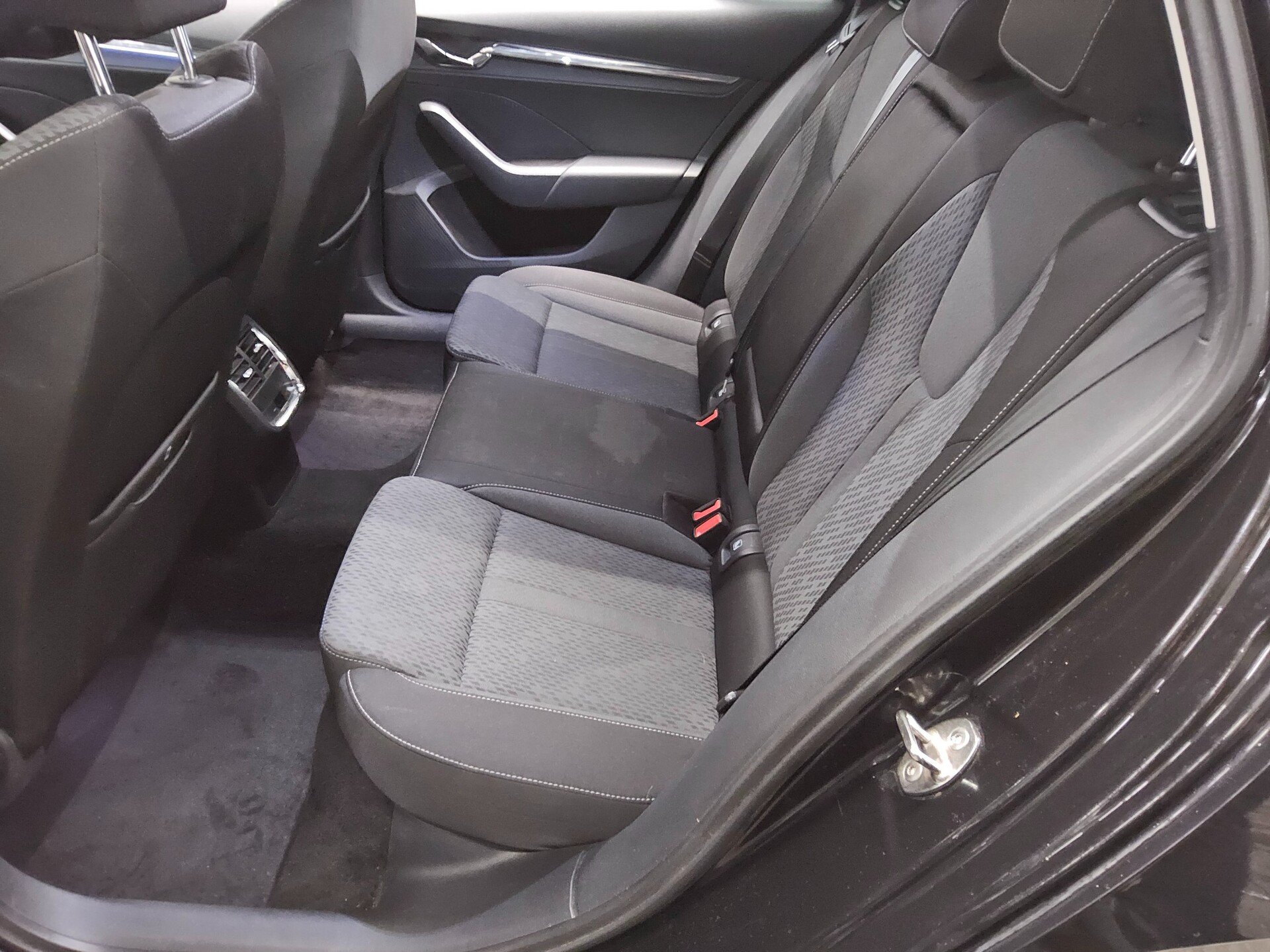 Skoda Octavia Kombi 2.0 TDI Exclusive 13